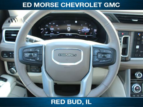 Used 2022 GMC Yukon Denali w/ Denali Premium Package AWD/4WD image 8