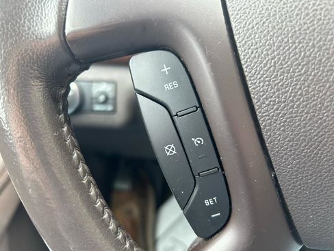 Used 2013 Buick Enclave Leather FWD image 19