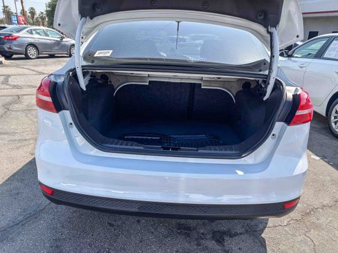Used 2017 Ford Focus SE FWD image 13