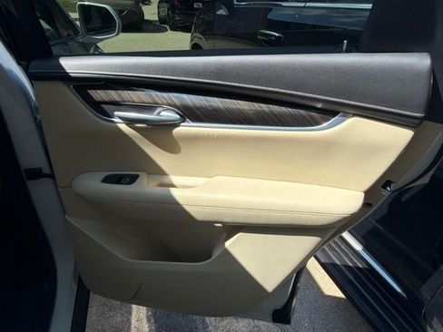 Used 2019 Cadillac XT5 AWD image 23