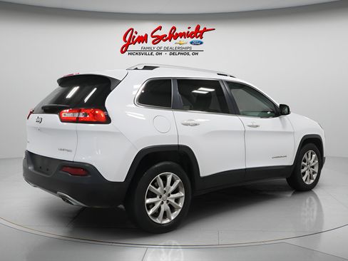 Used 2016 Jeep Cherokee Limited w/ Luxury Group AWD/4WD image 5