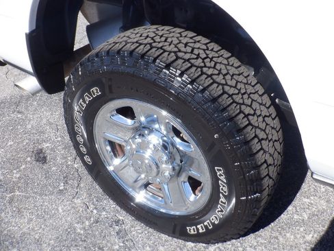 Used 2022 RAM 2500 Tradesman w/ Chrome Appearance Group image 8