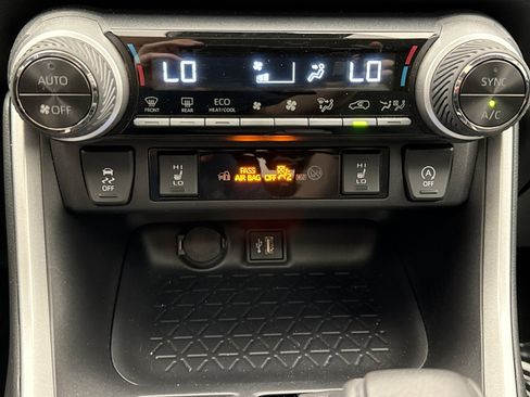 Used 2025 Toyota RAV4 XLE w/ Convenience Package AWD/4WD image 15