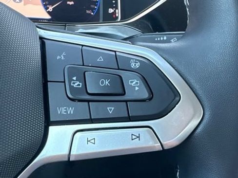 Used 2022 Volkswagen Taos SEL AWD/4WD image 19