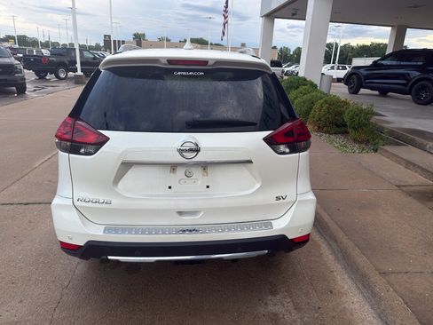 Used 2019 Nissan Rogue SV w/ Premium Package FWD image 7