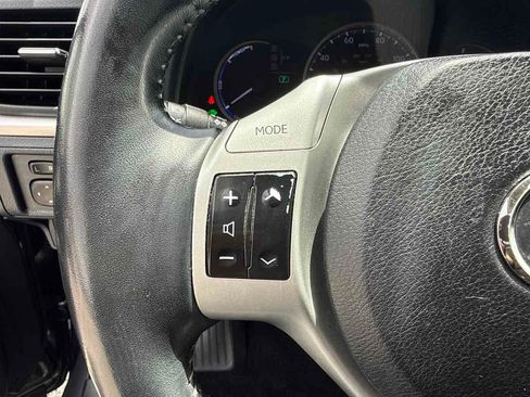Used 2011 Lexus CT 200h Premium w/ Leather Pkg FWD image 25