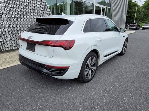 Used 2024 Audi Q8 e-tron Premium Plus w/ Premium Plus Package AWD/4WD image 5