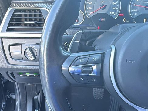 Used 2016 BMW M4 Convertible image 11