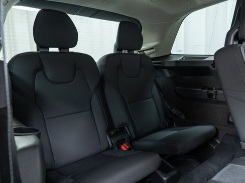 New 2026 Volvo XC90 B6 Plus w/ Protection Package Premier image 25