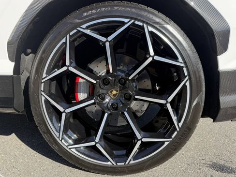 Used 2023 Lamborghini Urus Performante image 9