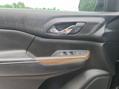 Used 2017 GMC Acadia SLE FWD image 15