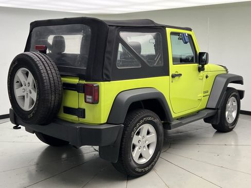 Used 2017 Jeep Wrangler Sport AWD/4WD image 5