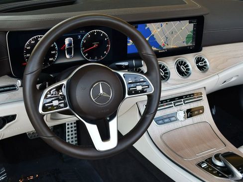 Used 2020 Mercedes-Benz E 450 4MATIC Cabriolet image 58