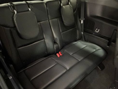 Used 2025 Ford Explorer ST-Line AWD/4WD image 19