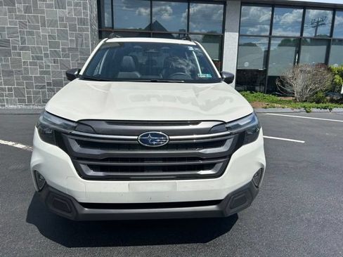 Used 2025 Subaru Forester Limited AWD/4WD image 2