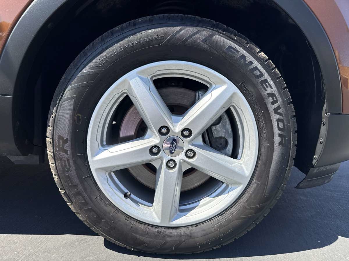 Used 2017 Ford Explorer XLT AWD/4WD image 8