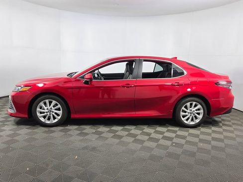 Used 2023 Toyota Camry LE image 4