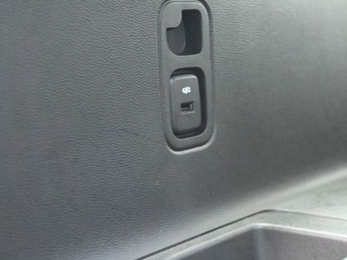 Used 2023 Chevrolet Traverse LT AWD/4WD image 31