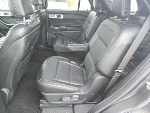Used 2020 Ford Explorer Limited w/ Class III Trailer Tow Package image 8