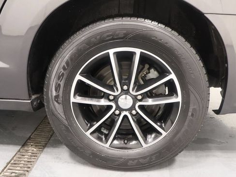 Used 2018 Dodge Grand Caravan SE FWD image 25