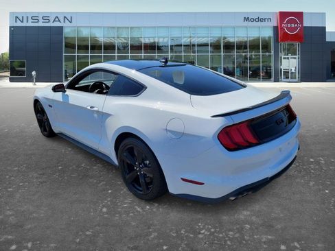 Used 2022 Ford Mustang GT Premium w/ Equipment Group 401A RWD image 7