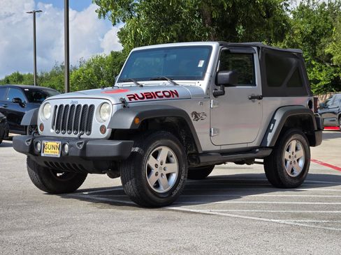 Used 2011 Jeep Wrangler Rubicon w/ PWR Convenience Group AWD/4WD image 7