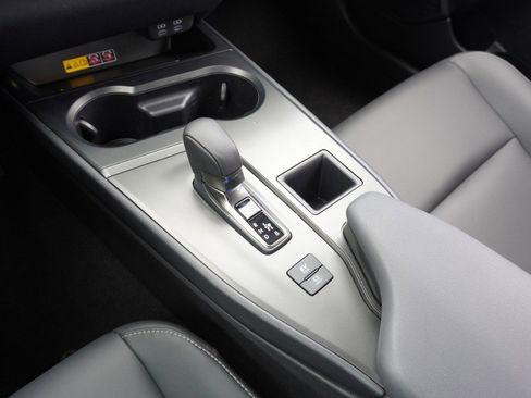 Certified 2025 Lexus UX 300h FWD w/ Accessory Package (Z2) image 19