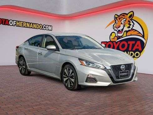 Used 2022 Nissan Altima 2.5 SV FWD image 3