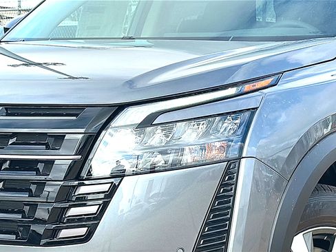New 2026 Nissan Pathfinder SL FWD image 4