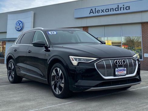 Used 2022 Audi e-tron Premium image 1
