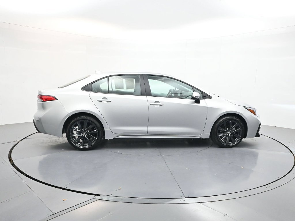 Used 2026 Toyota Corolla SE FWD image 8