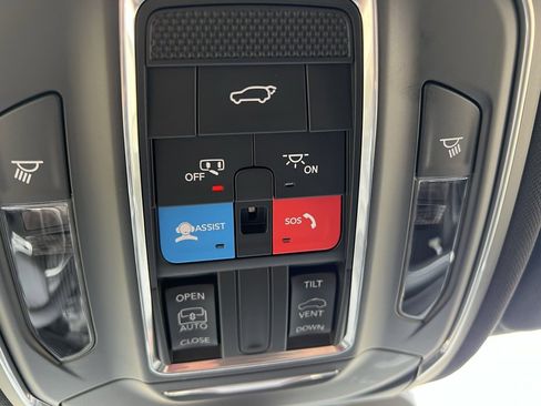 New 2025 Jeep Grand Cherokee L Altitude image 48