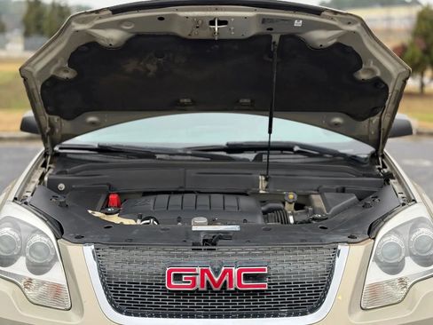 Used 2011 GMC Acadia SLE image 29