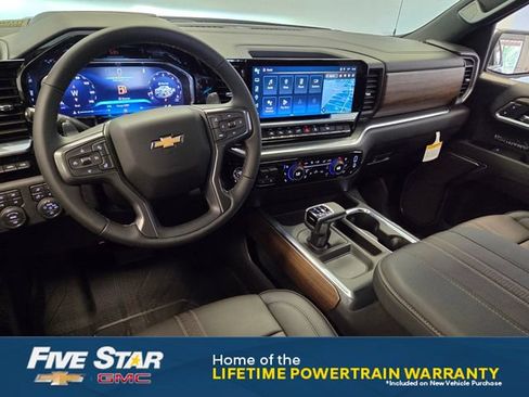 New 2026 Chevrolet Silverado 1500 High Country w/ High Country Premium Package AWD/4WD image 12
