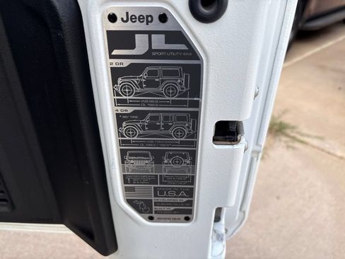 Used 2024 Jeep Wrangler Sport AWD/4WD image 39