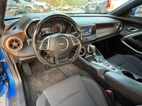 Used 2018 Chevrolet Camaro LT RWD image 21