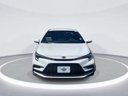 Used 2026 Toyota Corolla SE FWD image 2