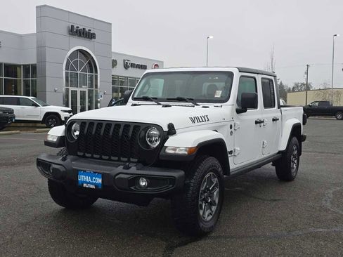 Used 2022 Jeep Gladiator Sport image 1