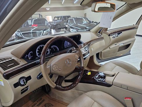 Used 2010 Mercedes-Benz S 550 image 19