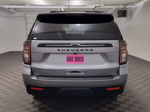 Used 2024 Chevrolet Suburban Z71 w/ Luxury Package AWD/4WD image 10