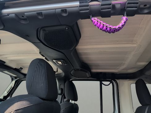 Used 2018 Jeep Wrangler Unlimited Sport S AWD/4WD image 17