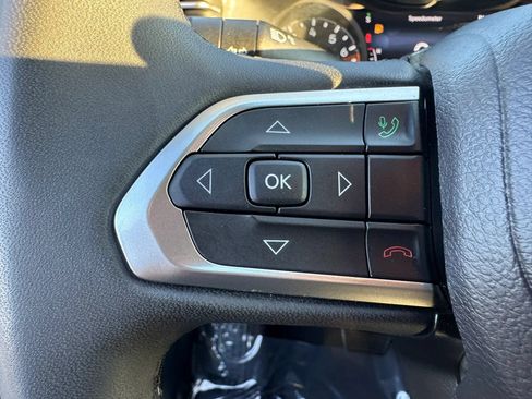 Used 2024 Jeep Compass Latitude AWD/4WD image 15
