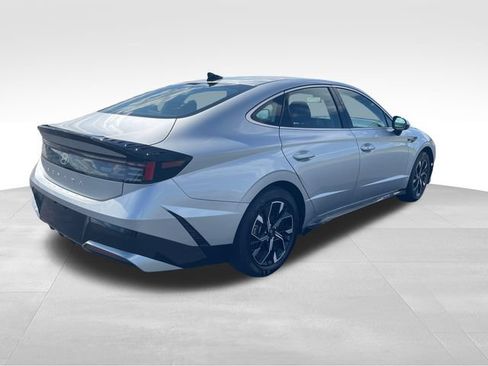 Used 2025 Hyundai Sonata SEL FWD image 6