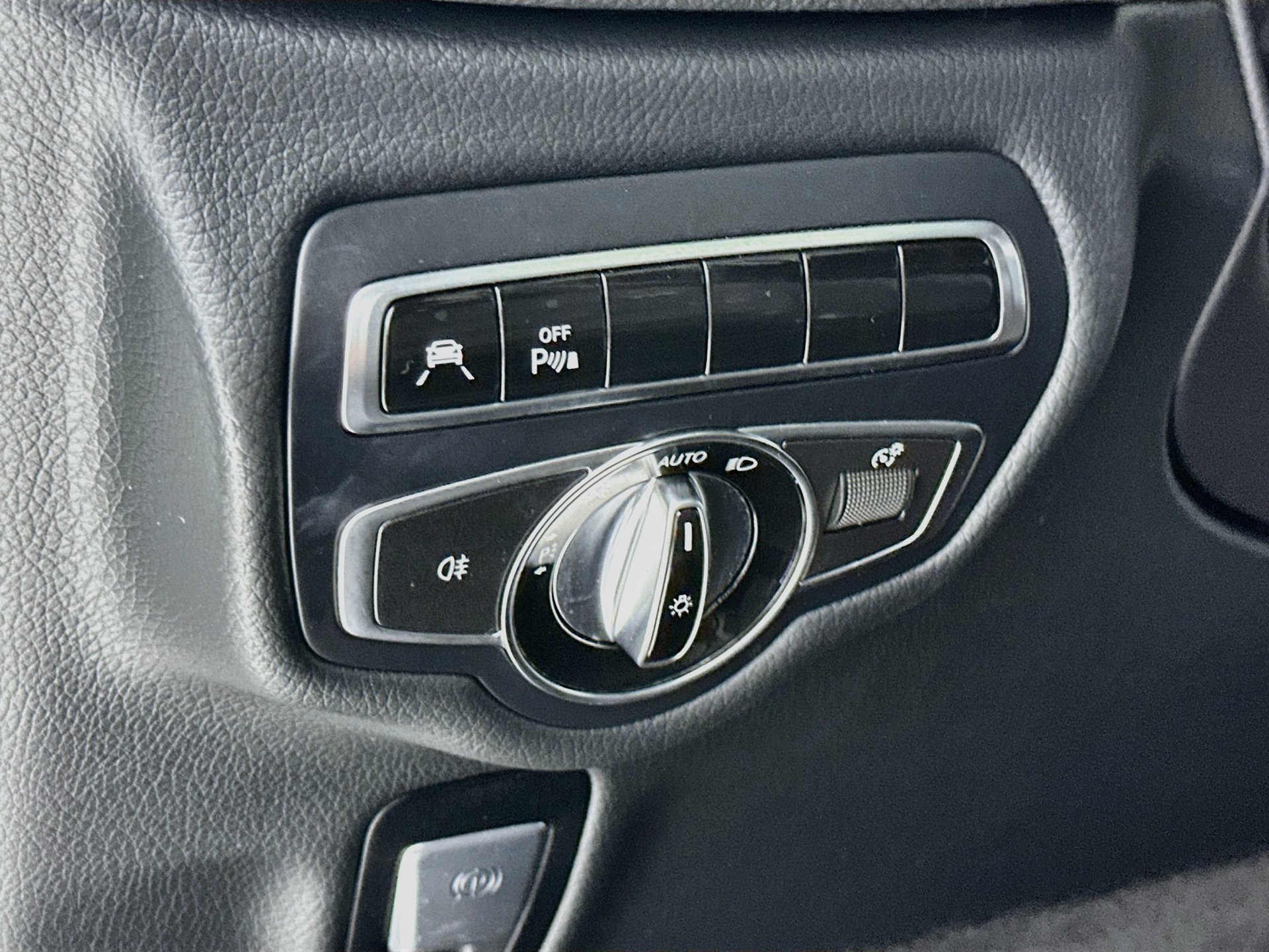 Used 2022 Mercedes-Benz G 550 image 11