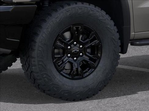New 2026 Chevrolet Silverado 1500 ZR2 AWD/4WD image 9