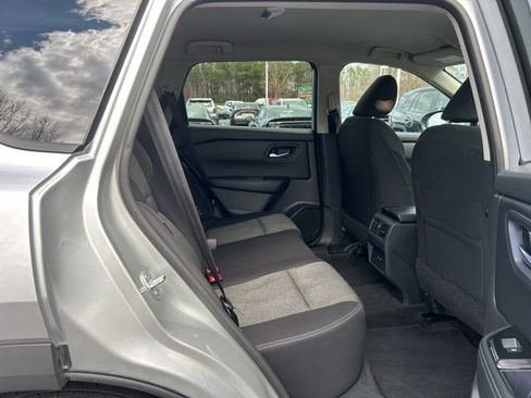 Used 2024 Nissan Rogue SV image 17