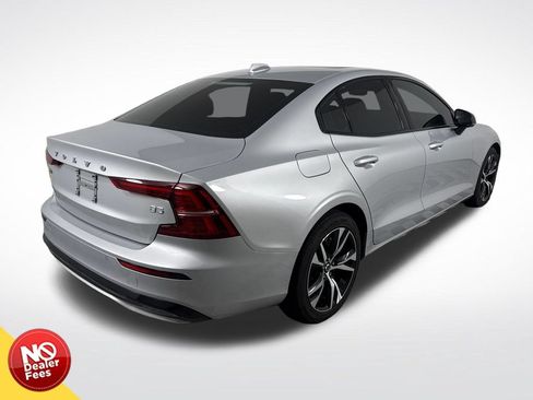 Used 2025 Volvo S60 B5 Core FWD image 3