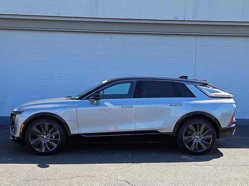 Certified 2024 Cadillac Lyriq Sport image 2