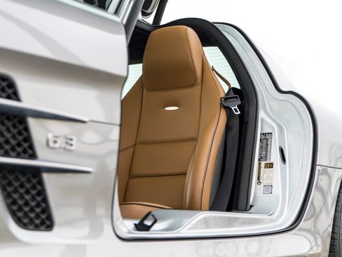 Used 2011 Mercedes-Benz SLS AMG Coupe image 3