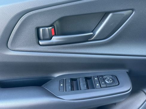 New 2026 Toyota Prius Plug-In Hybrid FWD image 12